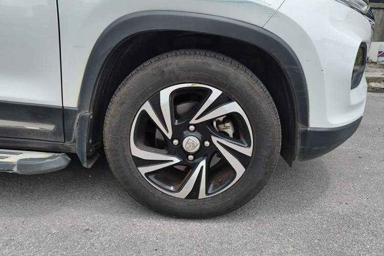 Used Baojun 510 2017 1.5L Automatic Luxury Model Right Front Wheel Hub