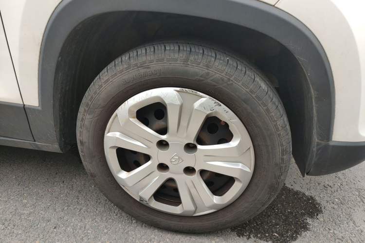 Used Baojun 510 2017 1.5L manual Comfort trim Right Front Wheel Hub