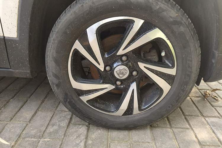 Used Baojun 510 2017 1.5L Manual Luxury Model Right Front Wheel Hub