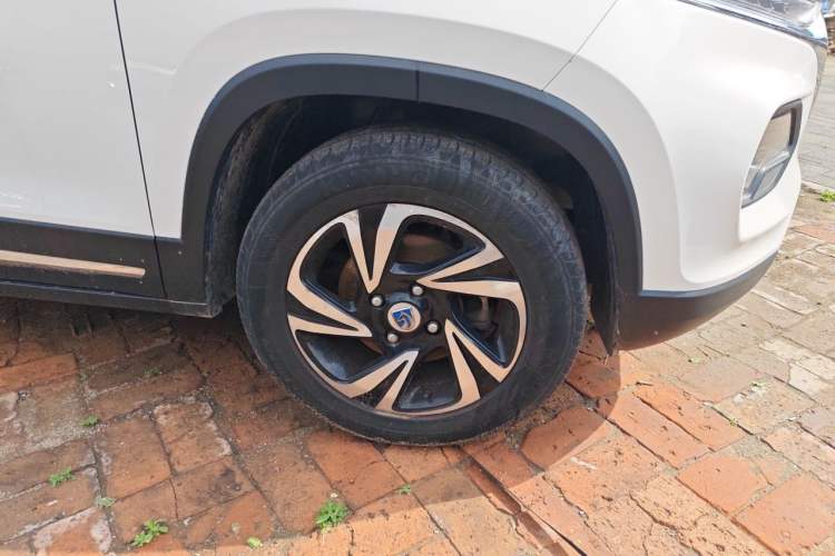 Used Baojun 510 2017 1.5L Automatic Luxury Model Right Front Wheel Hub