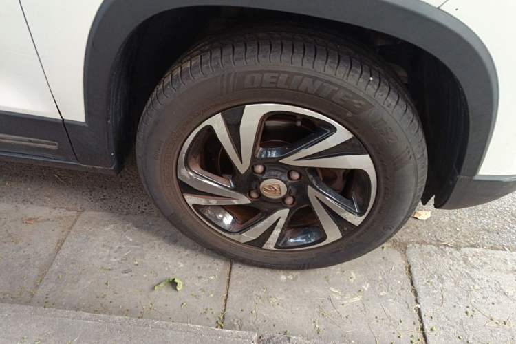 Used Baojun 510 2017 1.5L Automatic Luxury Model Right Front Wheel Hub