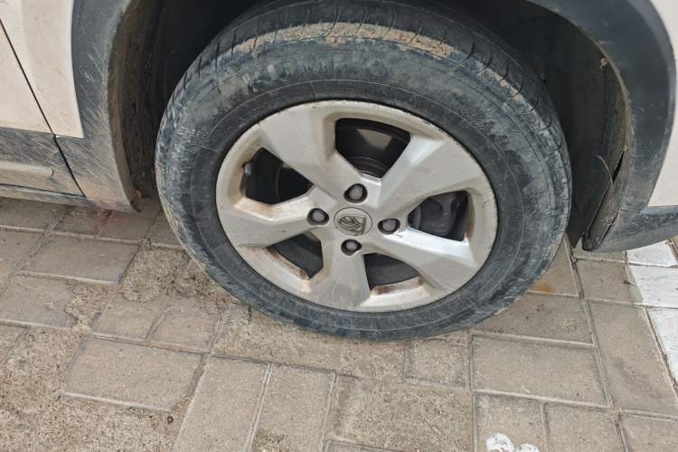 Used Baojun 510 2017 1.5L manual Comfort trim Right Front Wheel Hub