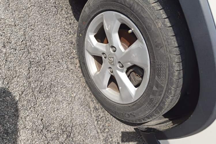Used Baojun 510 2017 1.5L Manual Fashion Model Right Front Wheel Hub
