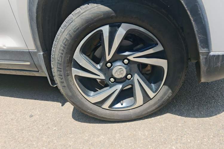 Used Baojun 510 2017 1.5L Automatic Luxury Model Right Front Wheel Hub
