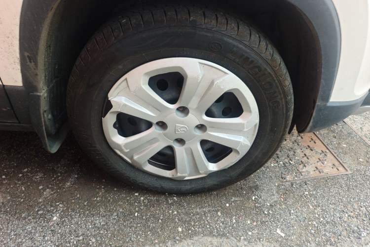 Used Baojun 510 2017 1.5L manual Comfort trim Right Front Wheel Hub