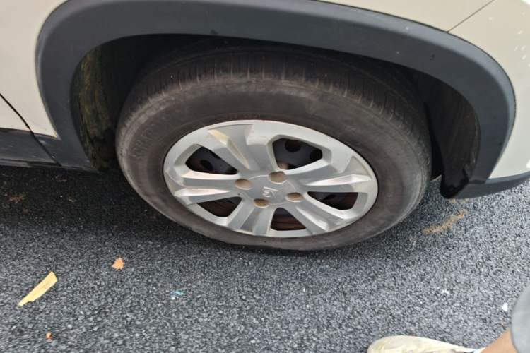 Used Baojun 510 2017 1.5L manual Comfort trim Right Front Wheel Hub