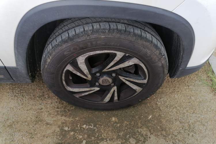 Used Baojun 510 2017 1.5L Manual Luxury Model Right Front Wheel Hub