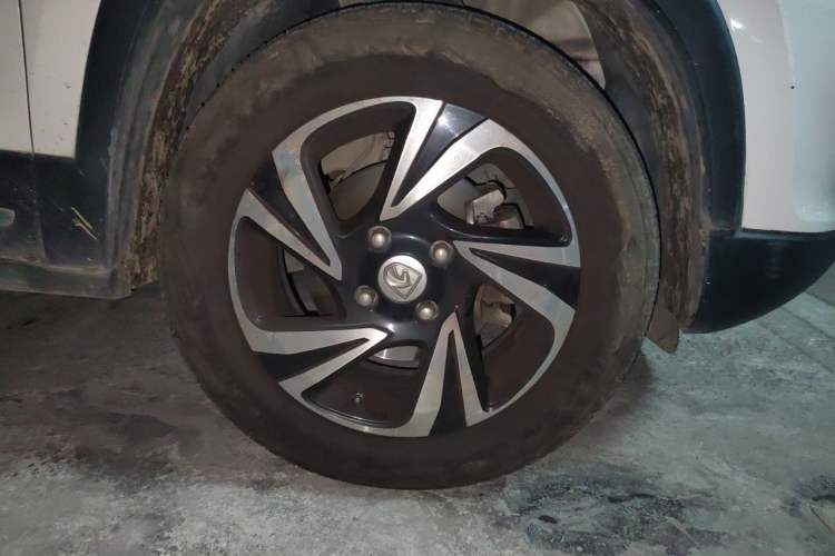 Used Baojun 510 2017 1.5L Manual Luxury Model Right Front Wheel Hub