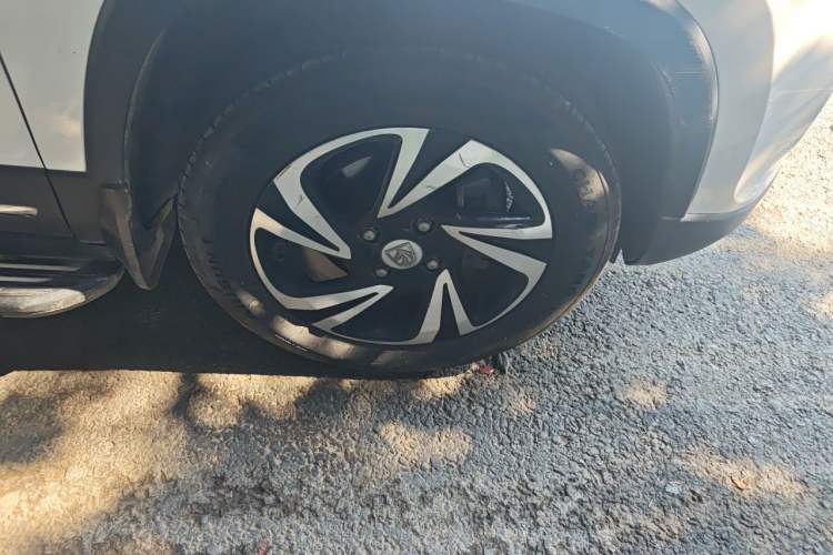 Used Baojun 510 2017 1.5L Manual Luxury Model Right Front Wheel Hub
