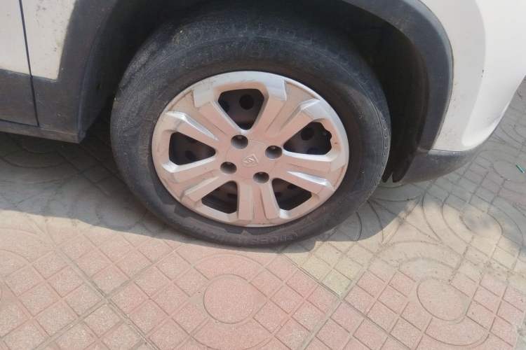 Used Baojun 510 2017 1.5L manual Comfort trim Right Front Wheel Hub