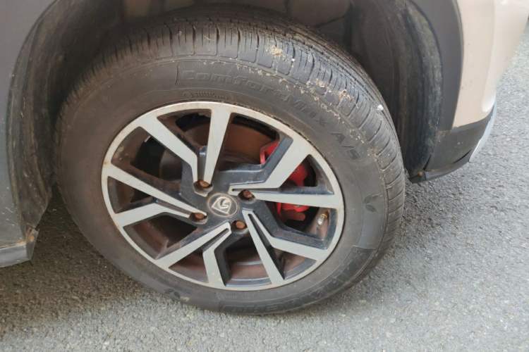 Used Baojun 510 2017 1.5L manual Comfort trim Right Front Wheel Hub