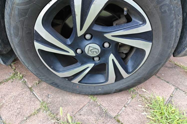 Used Baojun 510 2017 1.5L Manual Luxury Model Right Front Wheel Hub