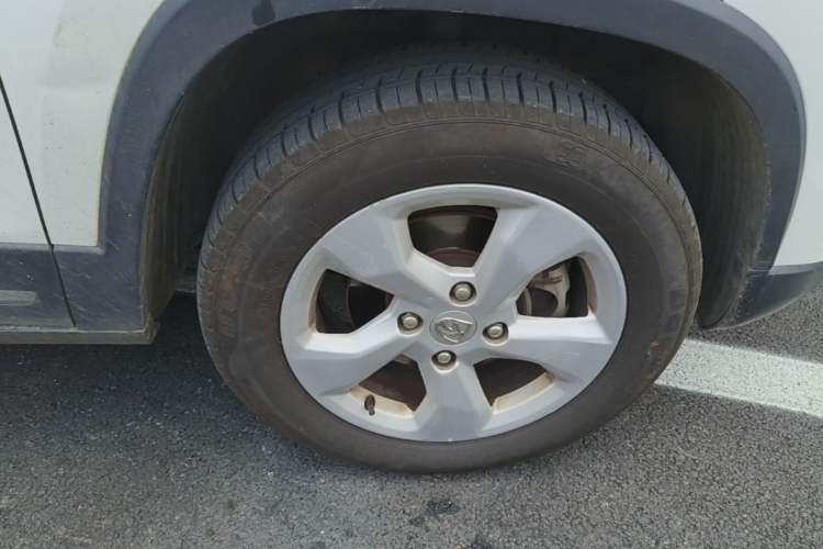 Used Baojun 510 2017 1.5L Manual Fashion Model Right Front Wheel Hub