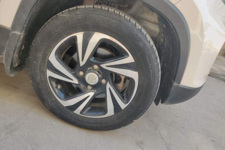 Used Baojun 510 2017 1.5L Manual Luxury Model Right Front Wheel Hub