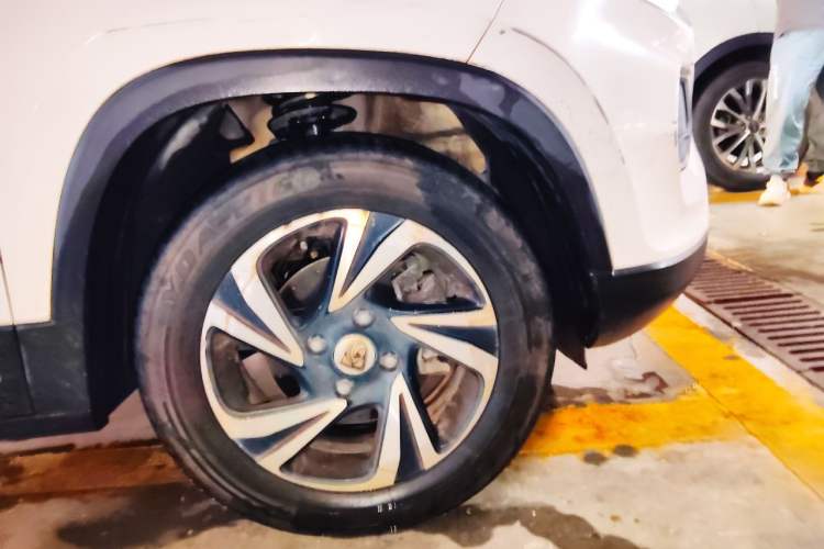 Used Baojun 510 2017 1.5L Manual Luxury Model Right Front Wheel Hub