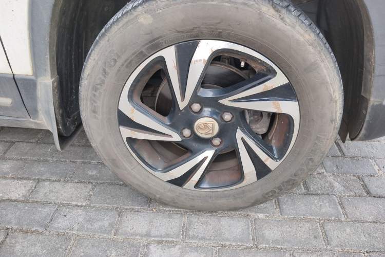 Used Baojun 510 2017 1.5L Manual Luxury Model Right Front Wheel Hub