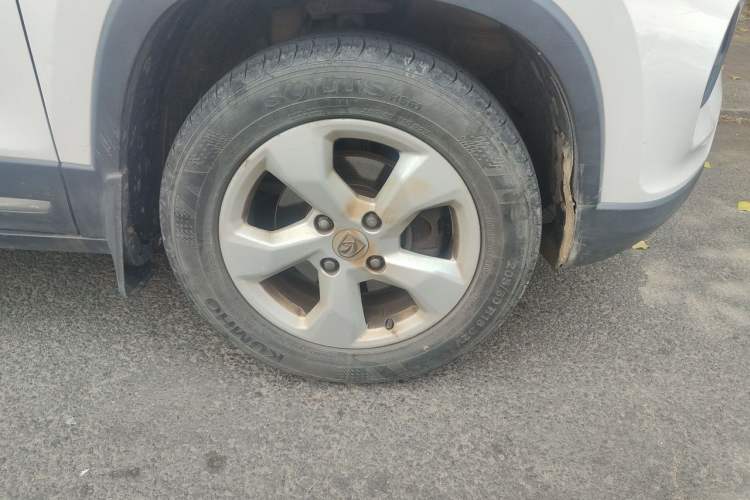 Used Baojun 510 2017 1.5L manual Comfort trim Right Front Wheel Hub