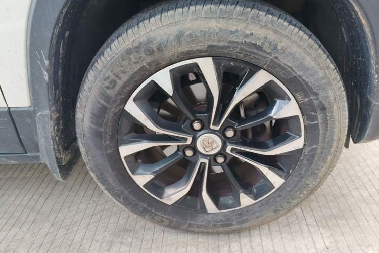 Used Baojun 510 2017 1.5L Automatic Luxury Model Right Front Wheel Hub