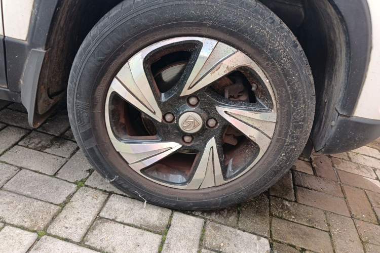 Used Baojun 510 2017 1.5L Manual Luxury Model Right Front Wheel Hub