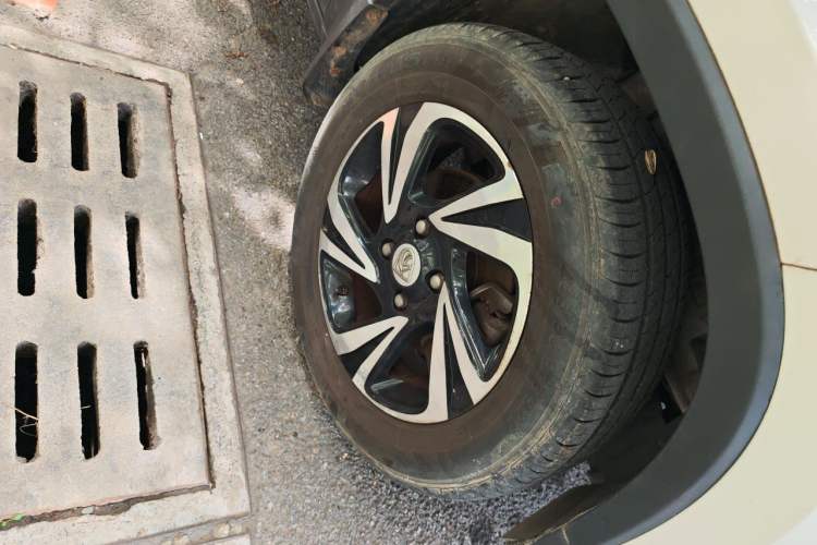 Used Baojun 510 2017 1.5L Automatic Luxury Model Right Front Wheel Hub