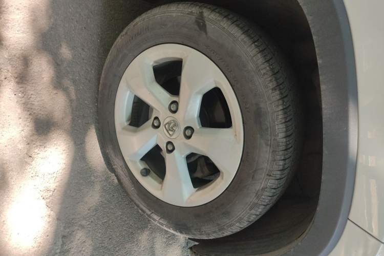 Used Baojun 510 2017 1.5L Manual Fashion Model Right Front Wheel Hub
