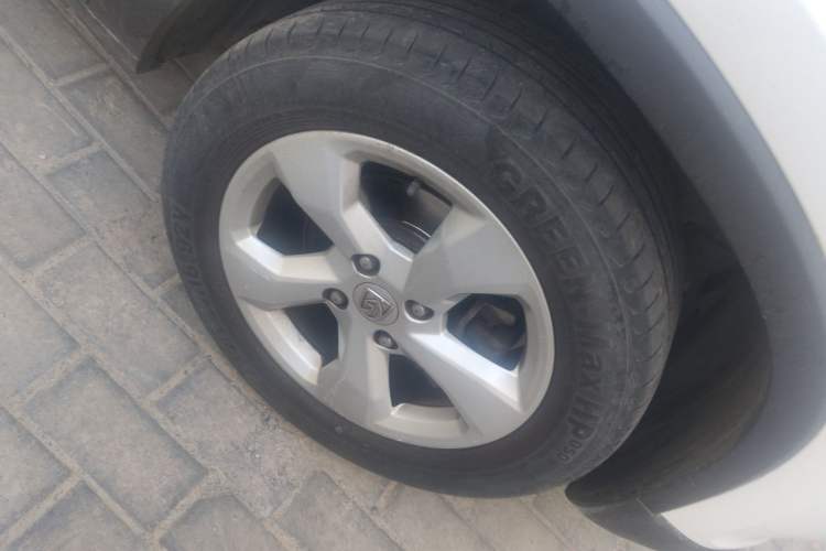 Used Baojun 510 2017 1.5L manual Comfort trim Right Front Wheel Hub