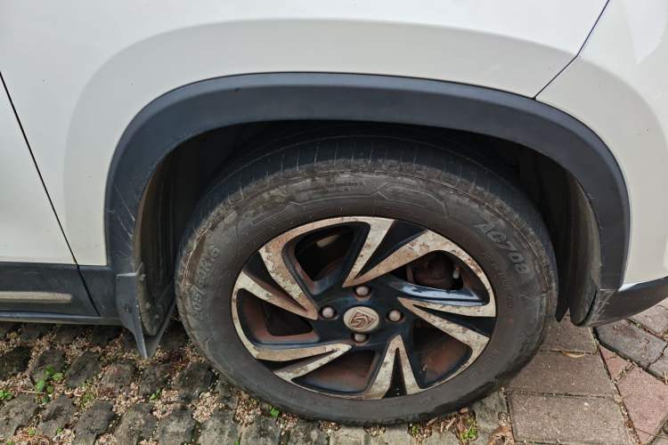 Used Baojun 510 2017 1.5L Manual Luxury Model Right Front Wheel Hub