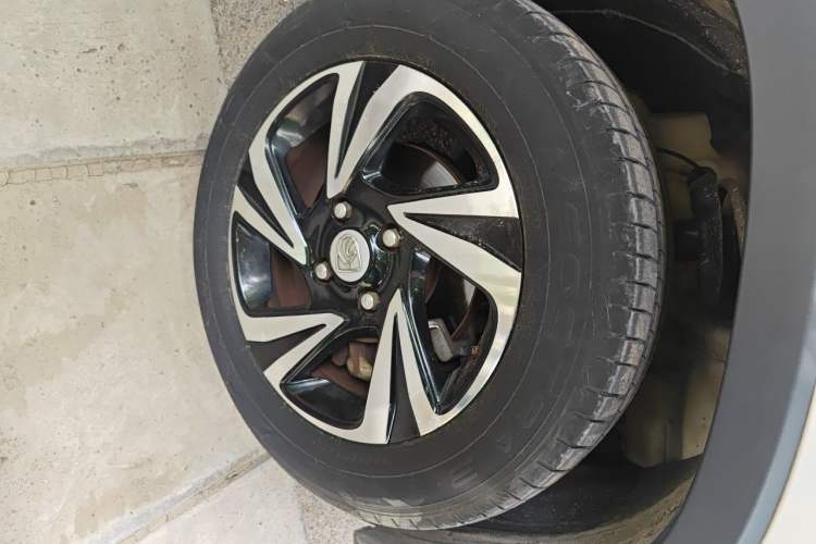 Used Baojun 510 2017 1.5L Manual Luxury Model Right Front Wheel Hub