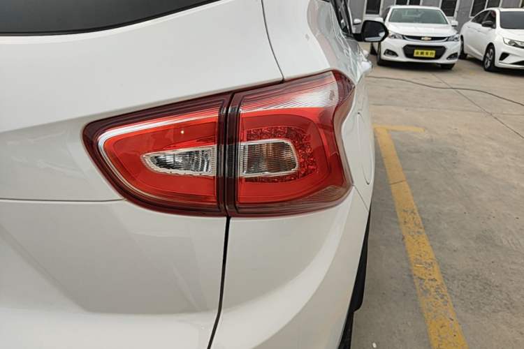 Used Baojun 510 2017 1.5L Automatic Luxury Model Right Rear Taillight