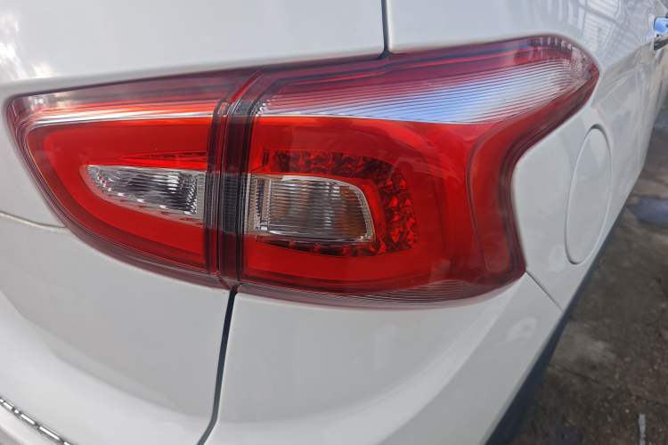 Used Baojun 510 2017 1.5L Automatic Fashion Model Right Rear Taillight