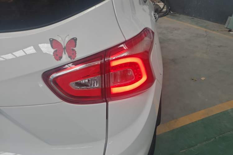 Used Baojun 510 2017 1.5L Automatic Fashion Model Right Rear Taillight