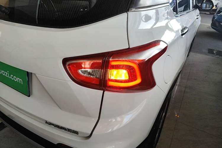 Used Baojun 510 2017 1.5L Automatic Fashion Model Right Rear Taillight
