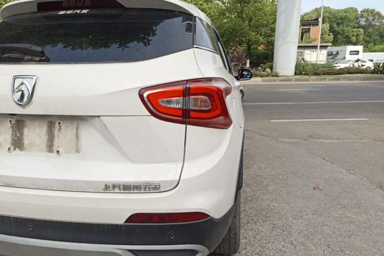 Used Baojun 510 2017 1.5L Automatic Luxury Model Right Rear Taillight