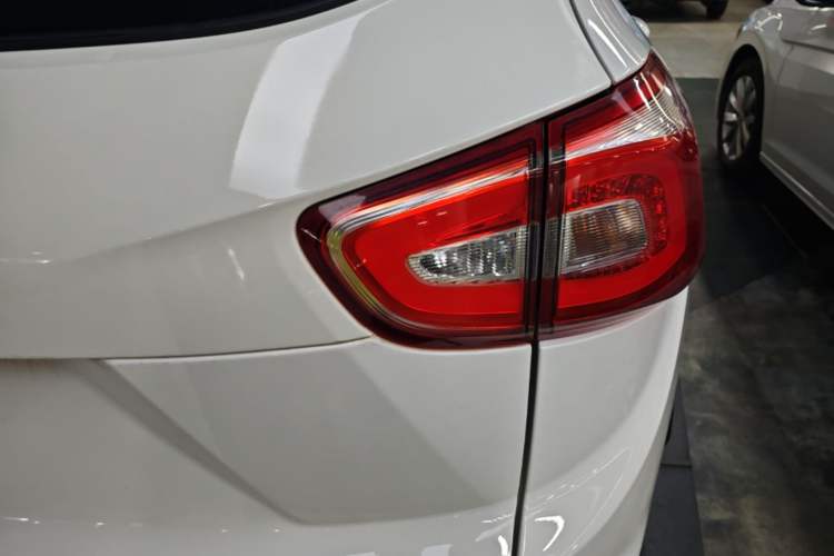 Used Baojun 510 2017 1.5L Automatic Luxury Model Right Rear Taillight