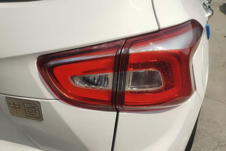 Used Baojun 510 2017 1.5L Automatic Luxury Model Right Rear Taillight