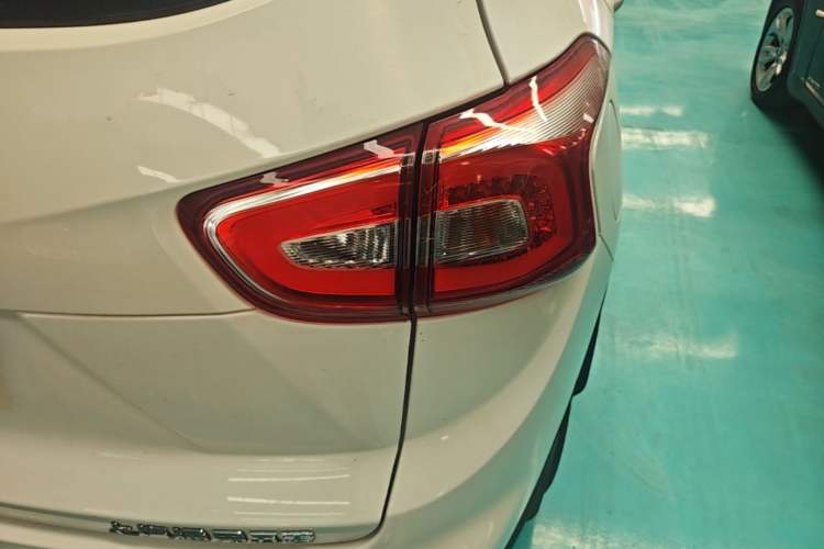 Used Baojun 510 2017 1.5L Automatic Luxury Model Right Rear Taillight
