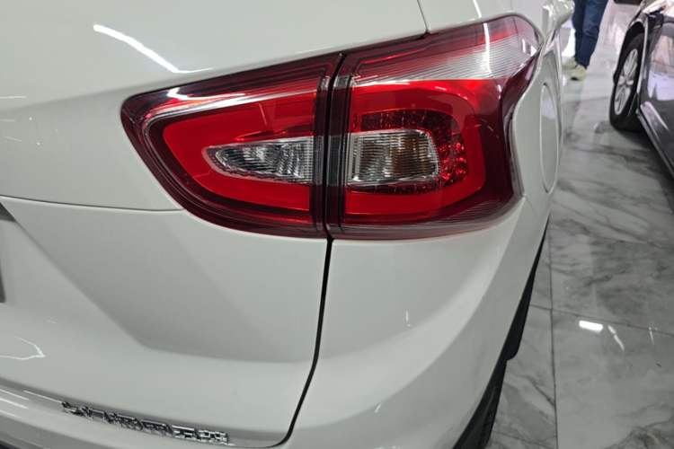 Used Baojun 510 2017 1.5L Automatic Luxury Model Right Rear Taillight