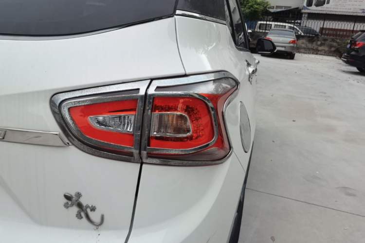 Used Baojun 510 2017 1.5L Automatic Luxury Model Right Rear Taillight