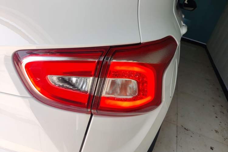 Used Baojun 510 2017 1.5L Automatic Luxury Model Right Rear Taillight
