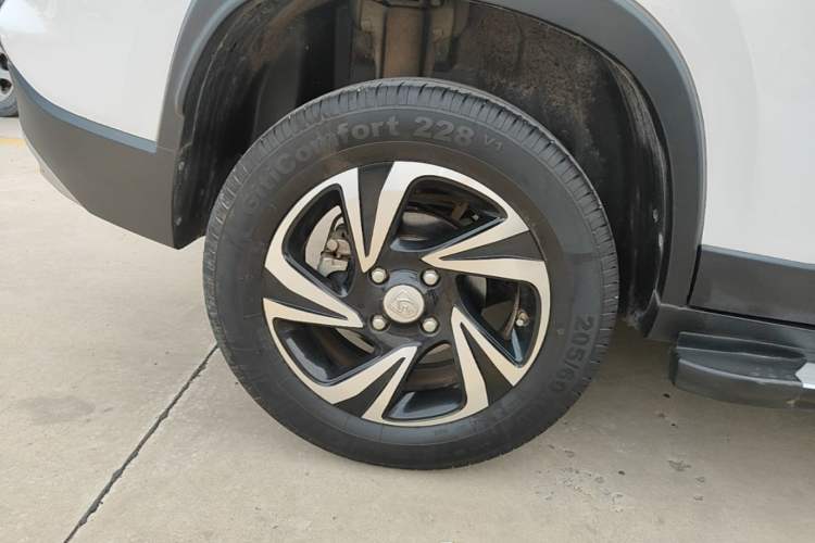 Used Baojun 510 2017 1.5L Automatic Luxury Model Right Rear Wheel Hub