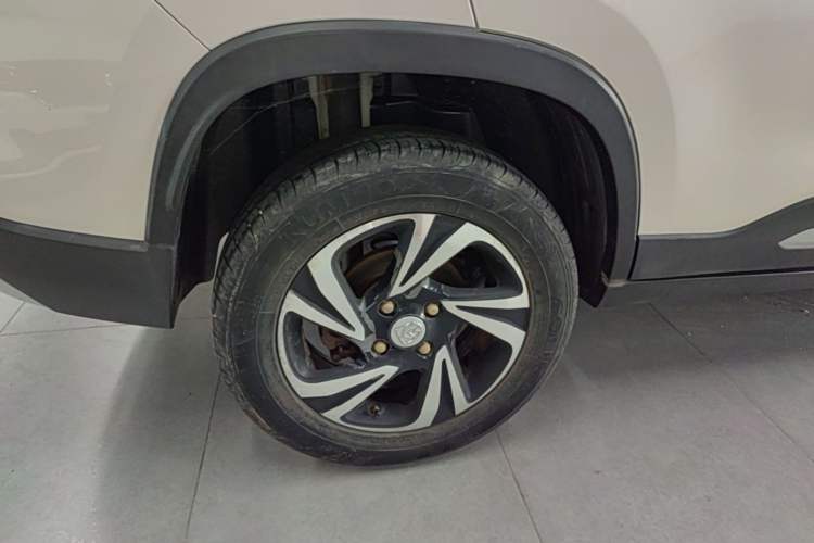 Used Baojun 510 2017 1.5L Automatic Luxury Model Right Rear Wheel Hub