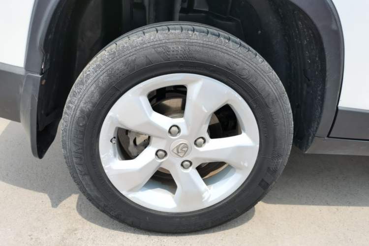 Used Baojun 510 2017 1.5L Manual Fashion Model Right Rear Wheel Hub