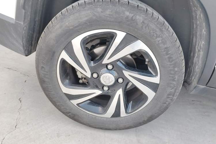 Used Baojun 510 2017 1.5L Automatic Luxury Model Right Rear Wheel Hub