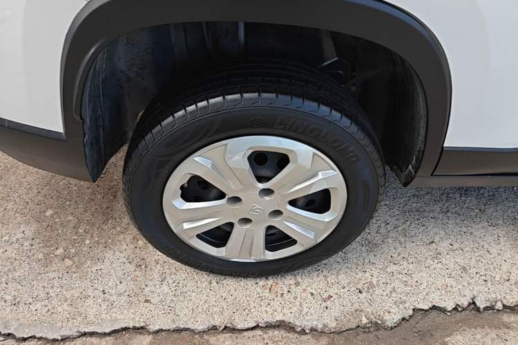 Used Baojun 510 2017 1.5L manual Comfort trim Right Rear Wheel Hub