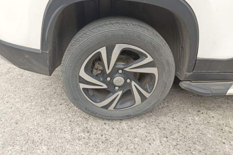 Used Baojun 510 2017 1.5L Automatic Luxury Model Right Rear Wheel Hub