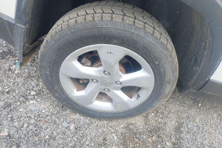 Used Baojun 510 2017 1.5L Automatic Fashion Model Right Rear Wheel Hub