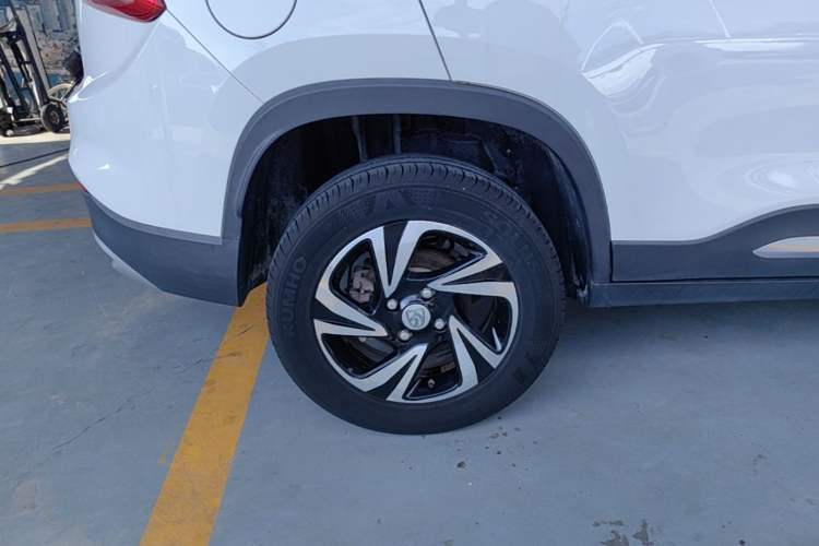 Used Baojun 510 2017 1.5L Manual Luxury Model Right Rear Wheel Hub