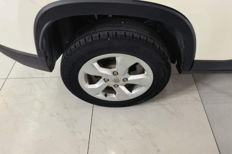 Used Baojun 510 2017 1.5L Automatic Fashion Model Right Rear Wheel Hub