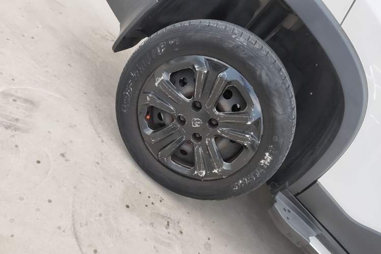 Used Baojun 510 2017 1.5L manual Comfort trim Right Rear Wheel Hub