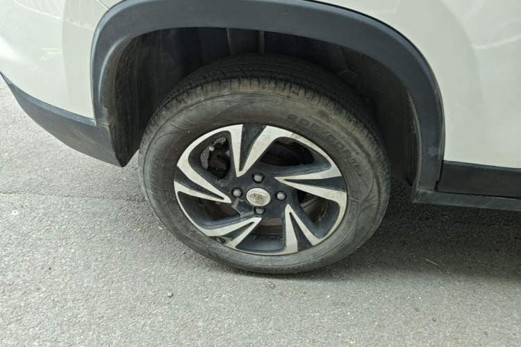 Used Baojun 510 2017 1.5L Automatic Luxury Model Right Rear Wheel Hub